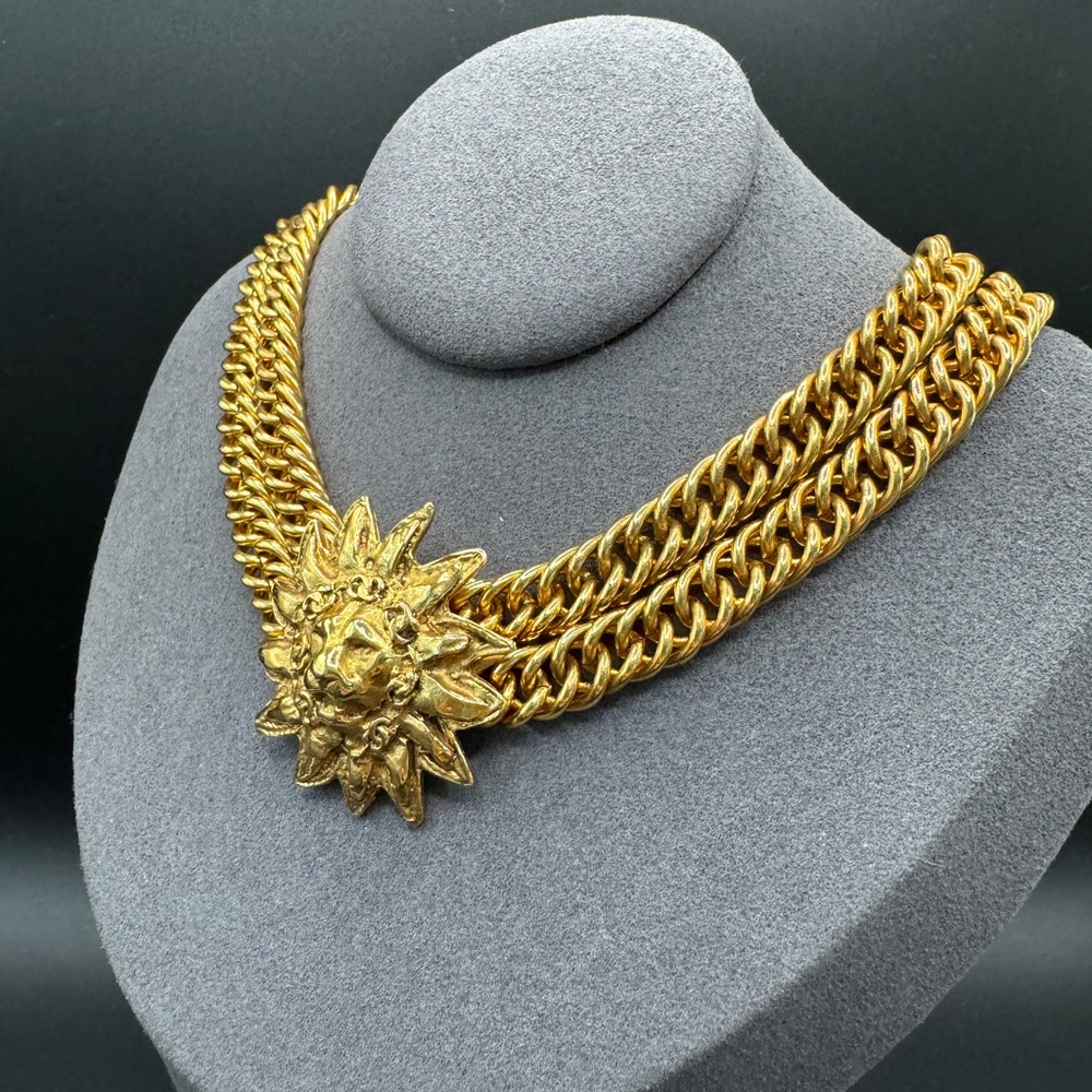 ‼️FINAL PRICE‼️ LOT 969 24K gold plated Chanel double strand vintage lion - Picture 11 of 14